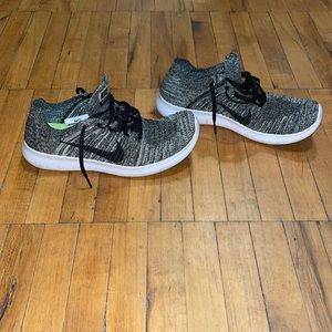 NIKE FREE RUN FLYKNITS